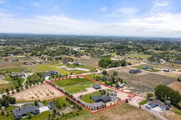 550 W Heikes Ln, Eagle, ID 83616