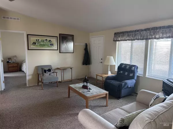 Murphy, ID 83650,17121 Basey St