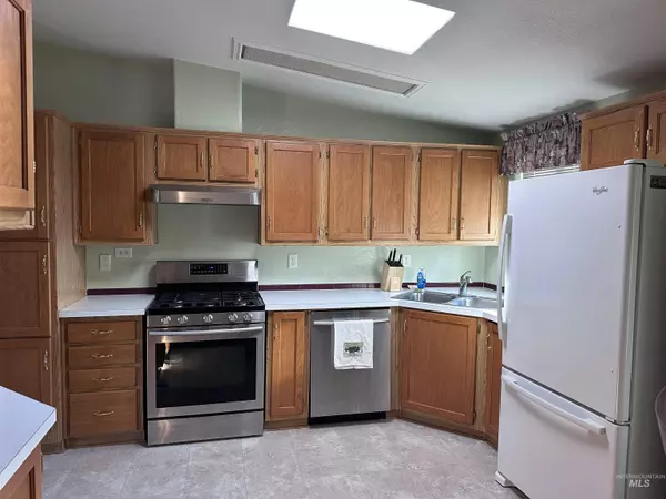 Murphy, ID 83650,17121 Basey St