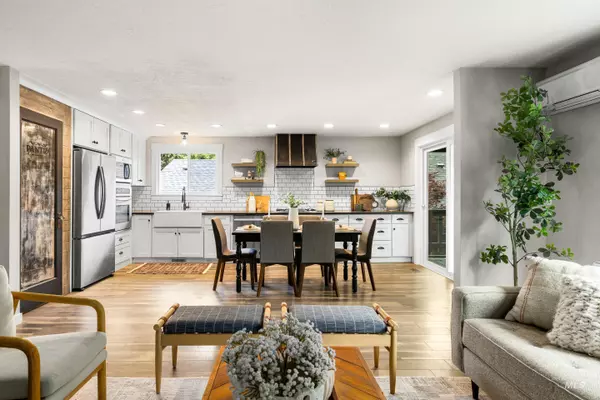 Eagle, ID 83616,473 E Ranch Dr