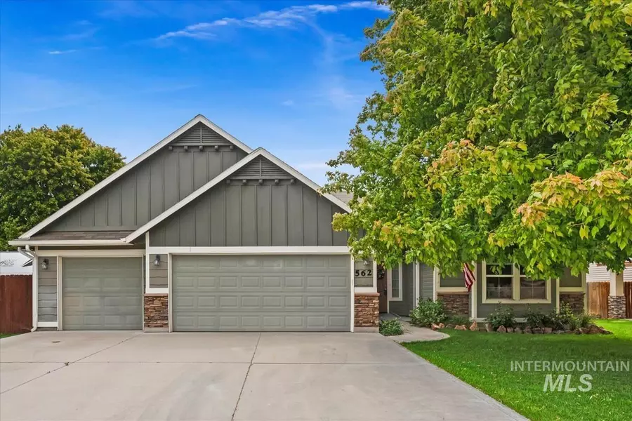 562 Castle Rock Ave, Middleton, ID 83644