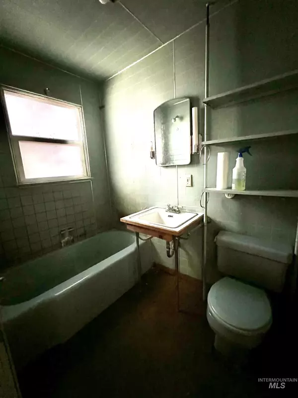 Rupert, ID 83350,906 4th Street