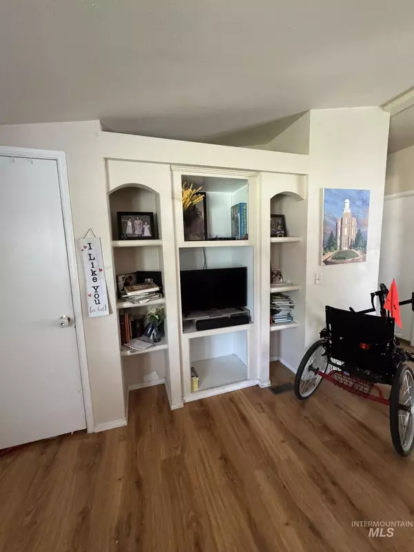 Wendell, ID 83355,378 3rd Ave W