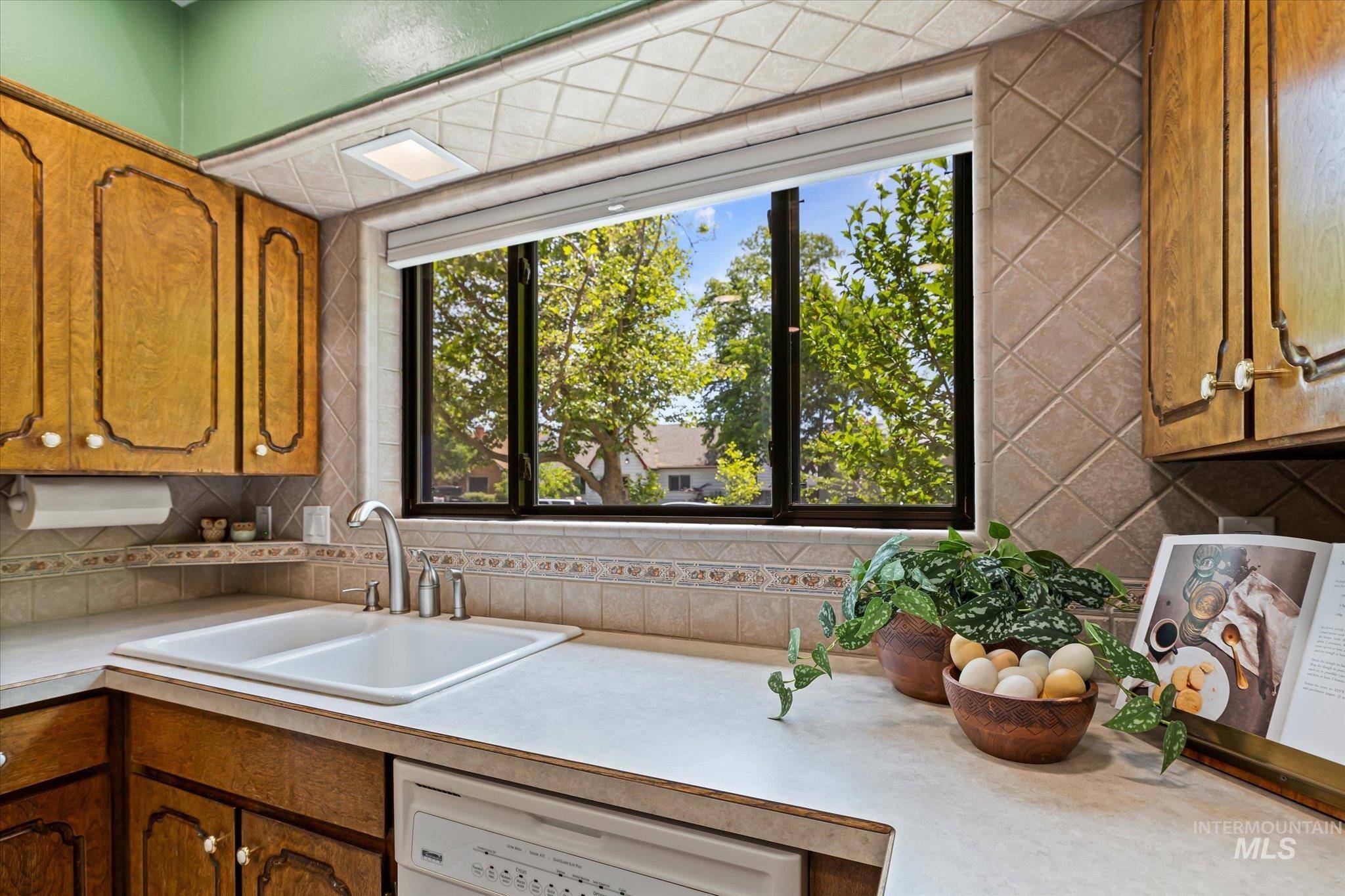 Boise, ID 83702,2316 W Madison Ave