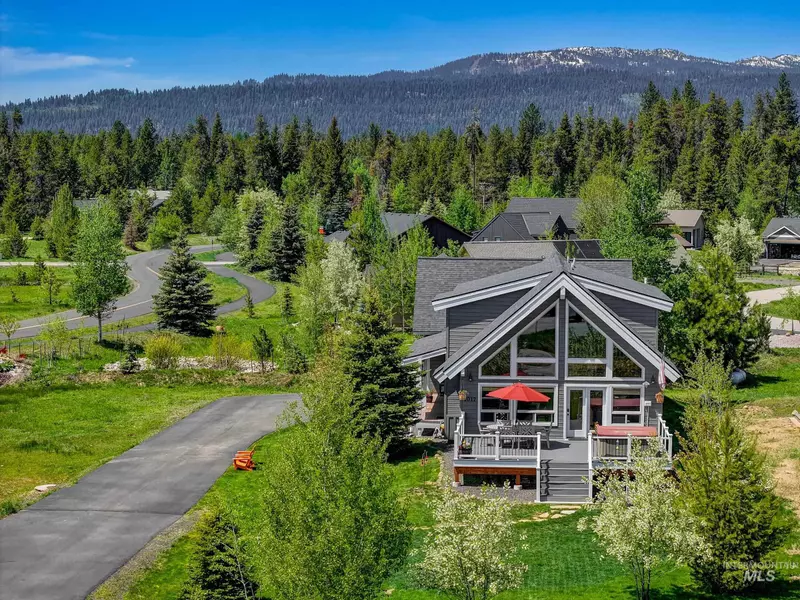 1017 Potts Dr, Mccall, ID 83638-0000