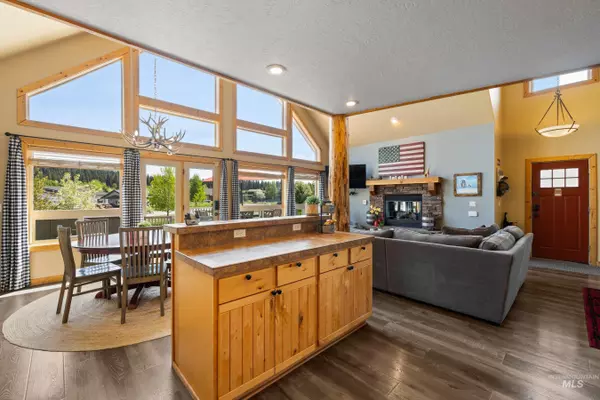 Mccall, ID 83638-0000,1017 Potts Dr