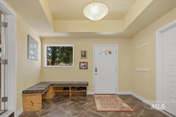 Boise, ID 83712,424 N Mobley Dr