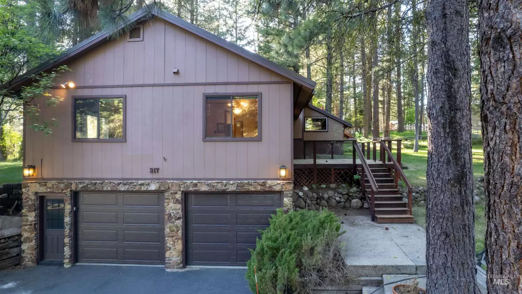 317 Cece Way, Mccall, ID 83638