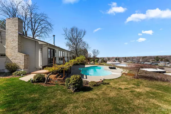 Boise, ID 83704,5270 N Sorrento Dr.