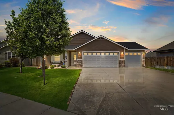 4590 E Stone Falls Dr, Nampa, ID 83686