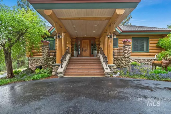 Cascade, ID 83611,1533 Pine Lakes Ranch Dr