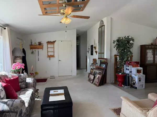 Glenns Ferry, ID 83623,299 S Lincoln St