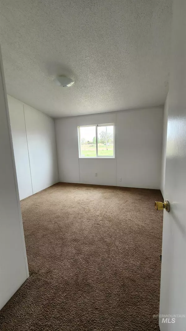 Burley, ID 83318,483 W 47 N