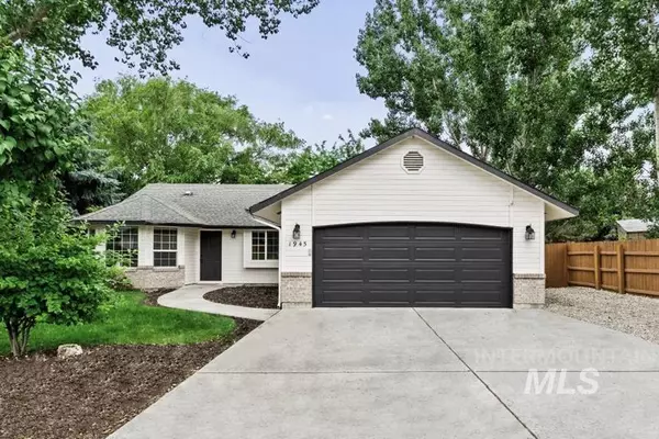 1945 N Eagle Creek Way, Eagle, ID 83616-6604