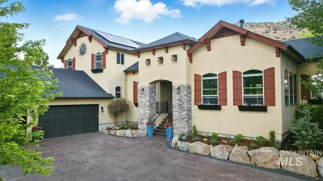 5926 E Millet Dr, Boise, ID 83716