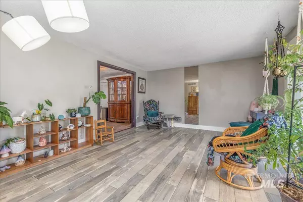 Boise, ID 83704,8831 W Westbrook Dr