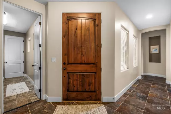 Eagle, ID 83616,731 E Eaglewoods Ln