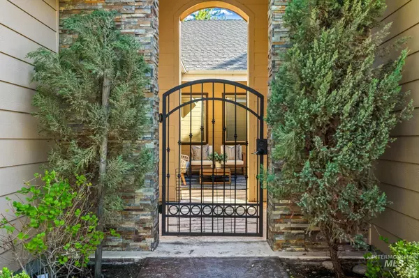 Eagle, ID 83616,731 E Eaglewoods Ln