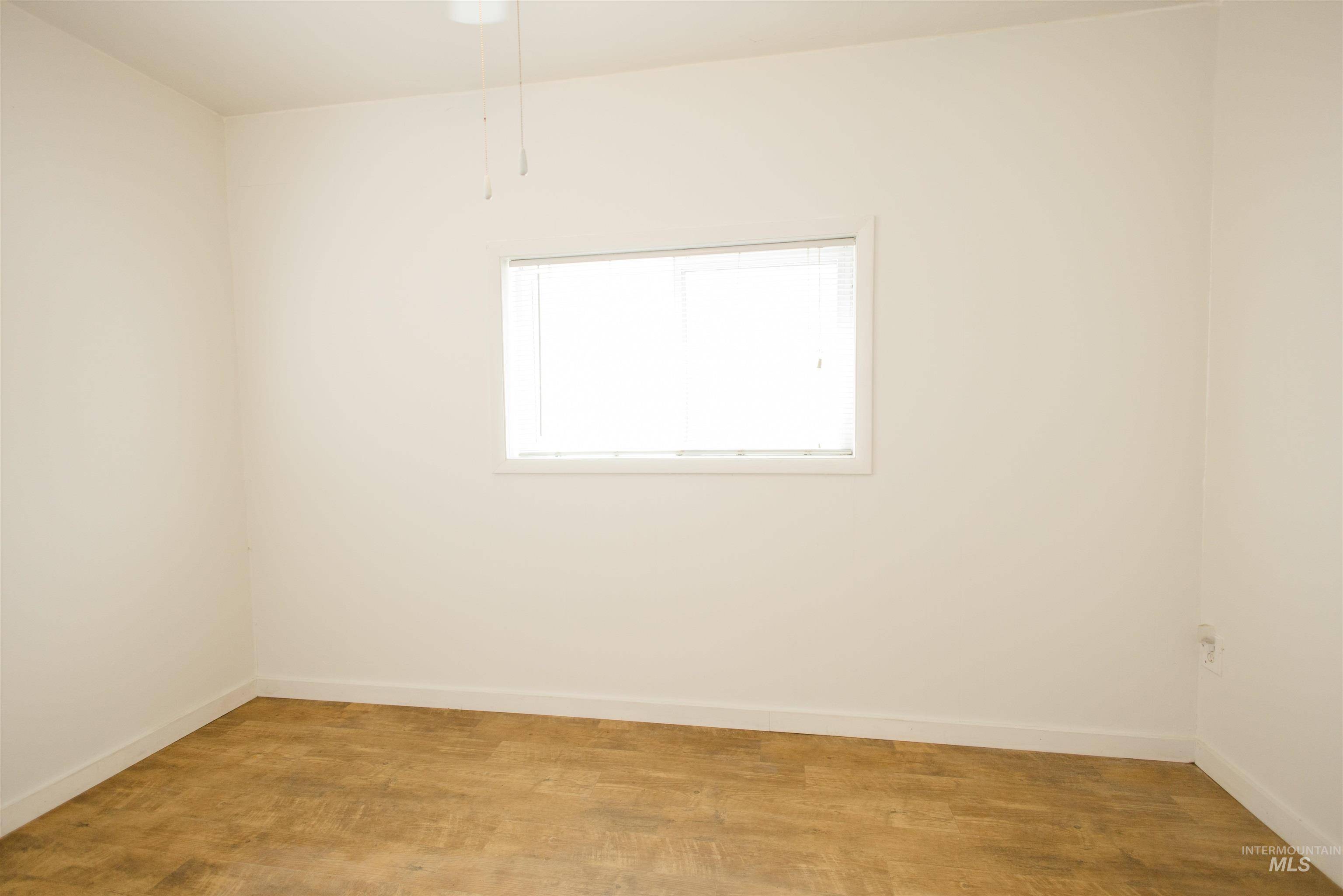 Glenns Ferry, ID 83623,387 W 1st Ave