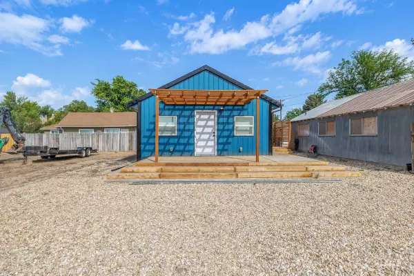 Parma, ID 83660-5842,205 N Fouch