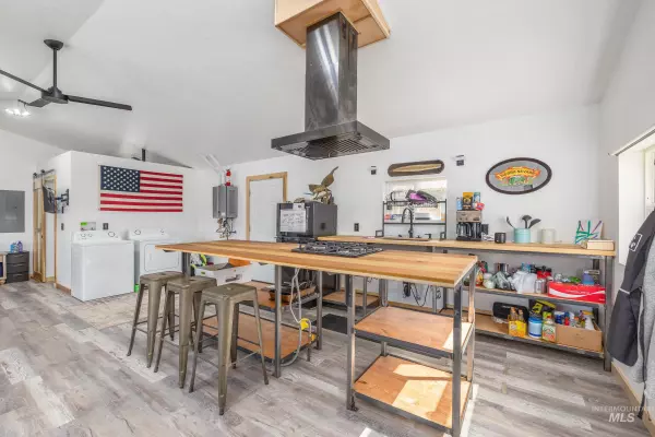 Parma, ID 83660-5842,205 N Fouch