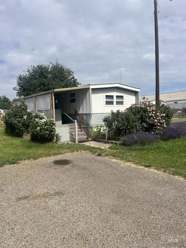 759 NW 8th Street, Ontario, OR 97914-2069