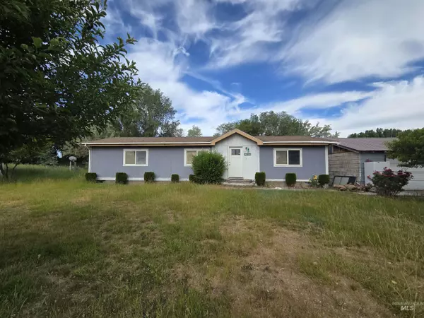 Burley, ID 83318,40 N 483 W