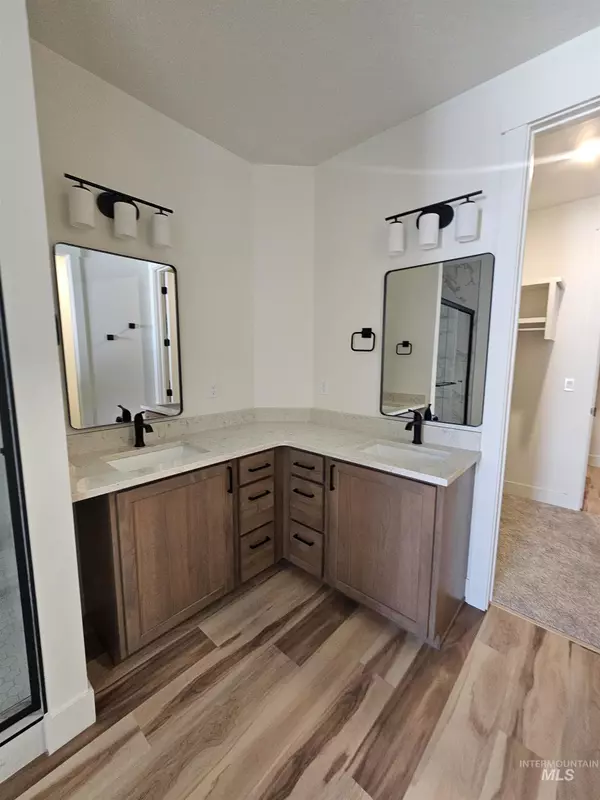 Wilder, ID 83655,1122 Velvet Loop