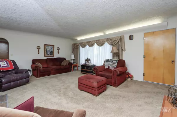 Emmett, ID 83617-0000,350 E Central