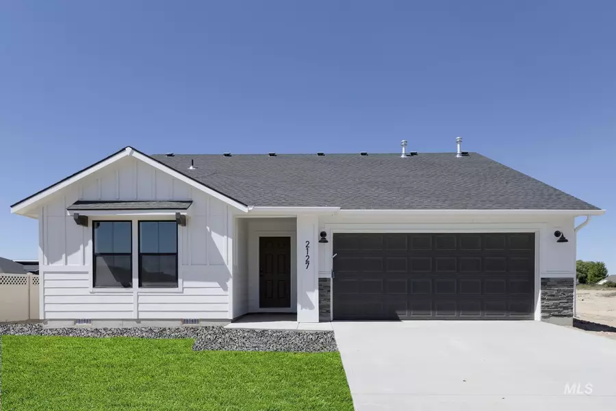 2127 N 8th E St, Mountain Home, ID 83647