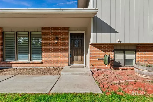 Boise, ID 83704,10035 W Skycliffe Ave