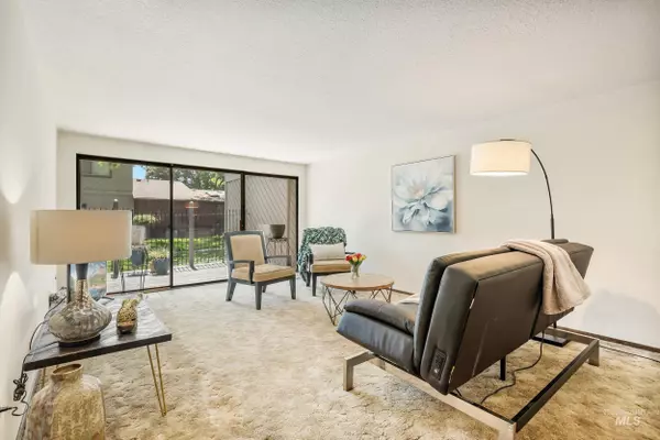 Boise, ID 83704,952 N Camelot Dr