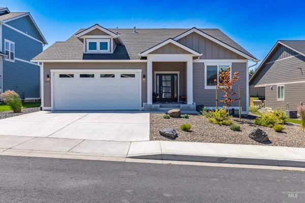 2215 E 3rd Street, Moscow, ID 83843