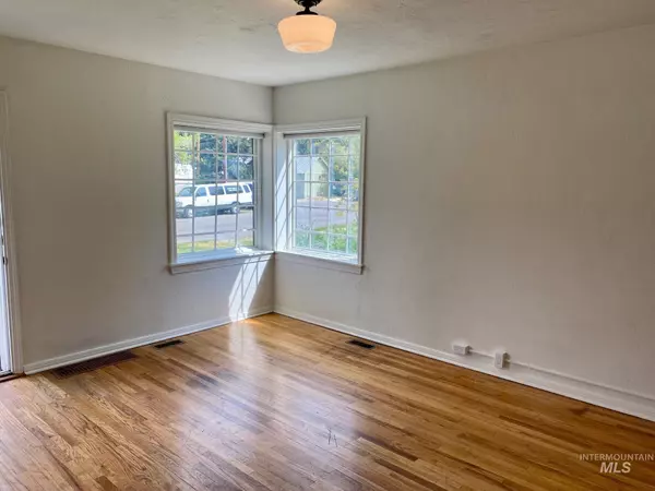 Hailey, ID 83333,12 W Elm Street