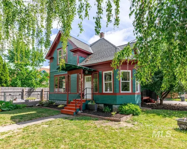 1028 S Harrison Street, Moscow, ID 83843