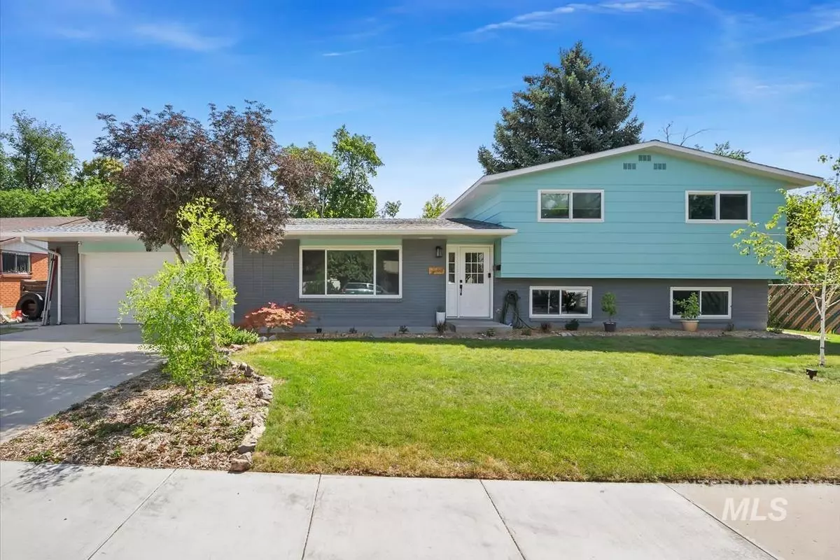Boise, ID 83709,674 S Sawtooth Ave
