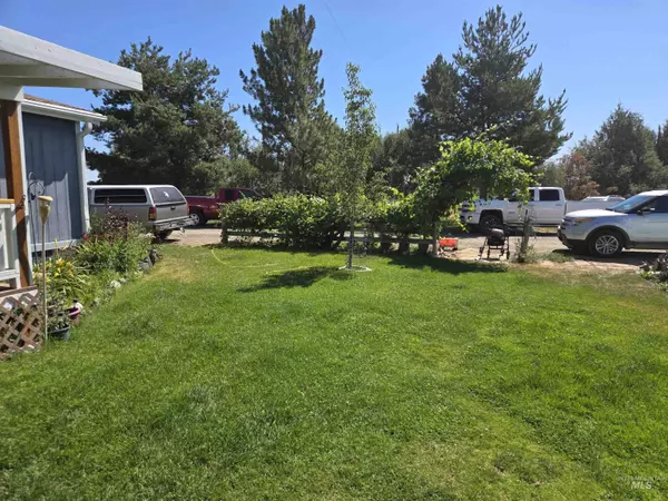 Gooding, ID 83330-1003,1697 E 1600 South