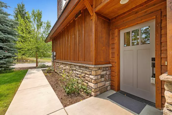 Mccall, ID 83638,601 Bluewater Circle