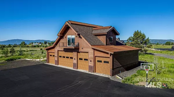 Mccall, ID 83638,7 Boulder View Place