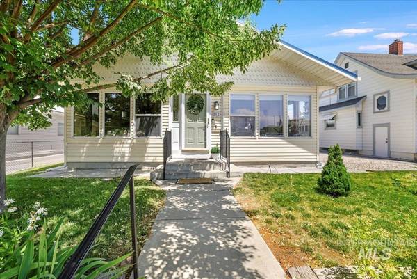 212 6th Ave N, Twin Falls, ID 83301