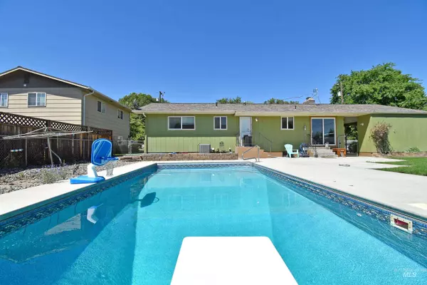 3323 8th Street E, Lewiston, ID 83501