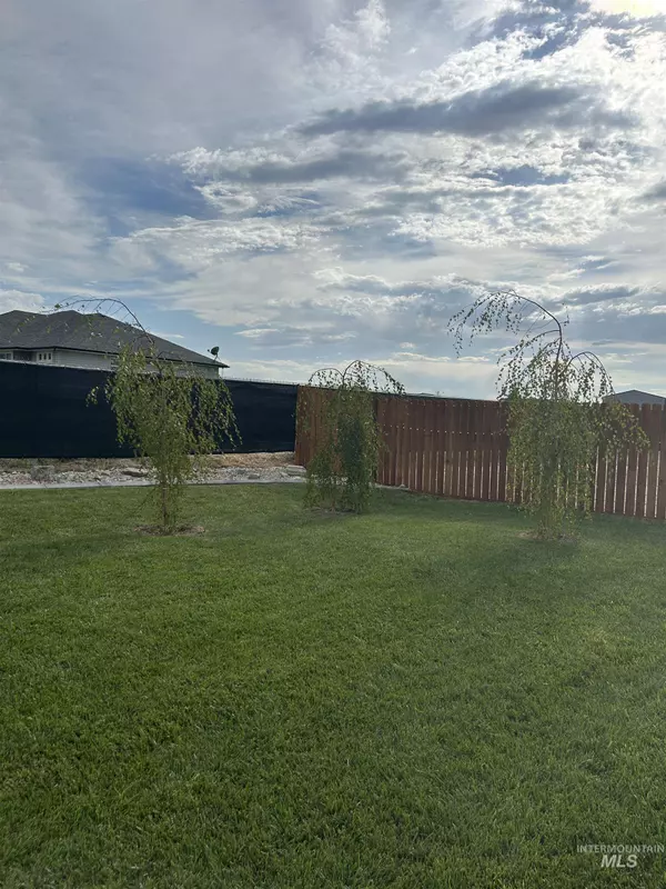 Filer, ID 83328,3837 N 2469 E