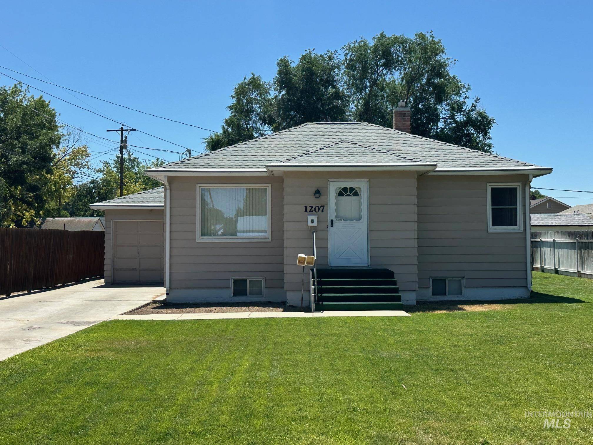 1207 Sheridan, Nampa, ID 83686