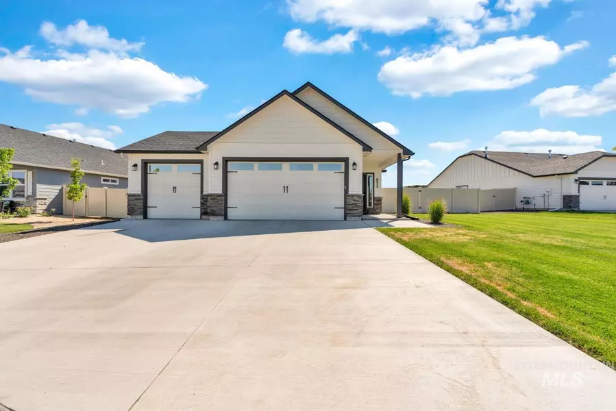 952 N Rockdale Way, Kuna, ID 83634