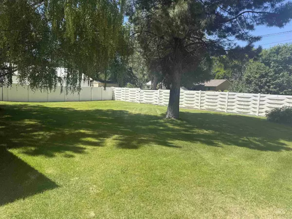 American Falls, ID 83211,550 Bennett