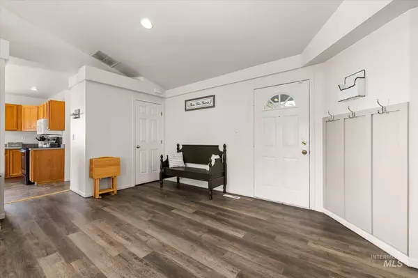 Meridian, ID 83646,529 E Baldwin St