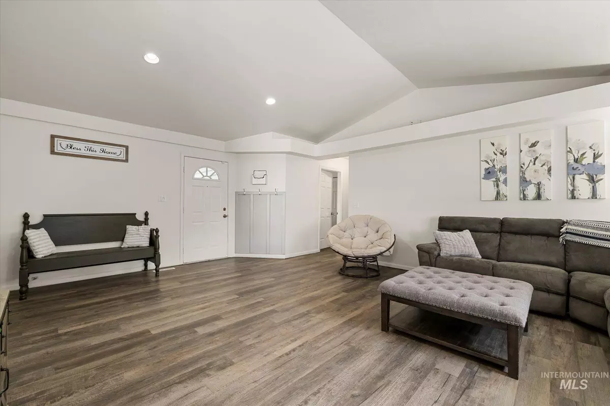 Meridian, ID 83646,529 E Baldwin St