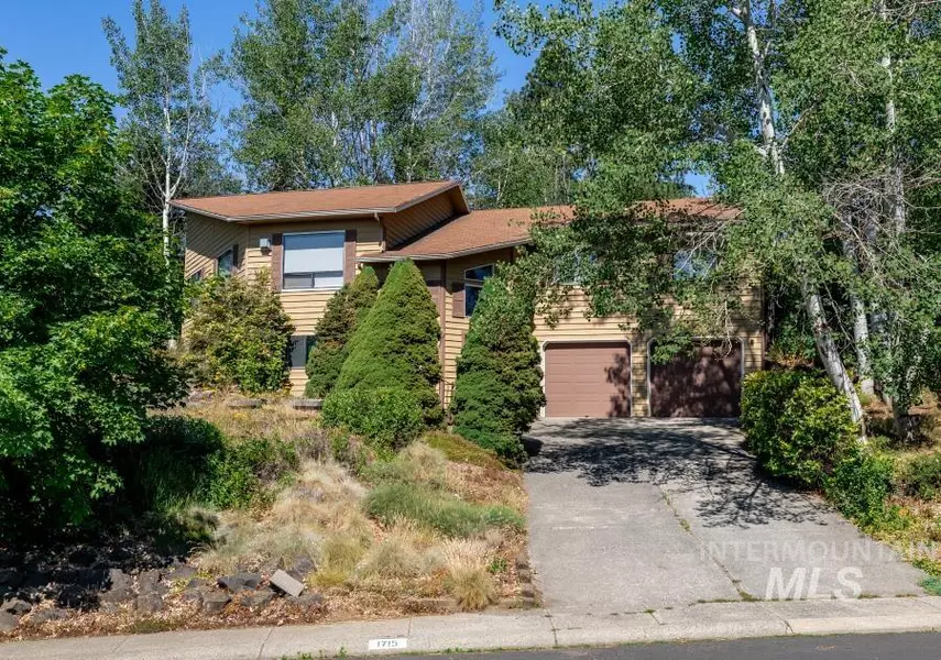 1715 Appaloosa, Moscow, ID 83843