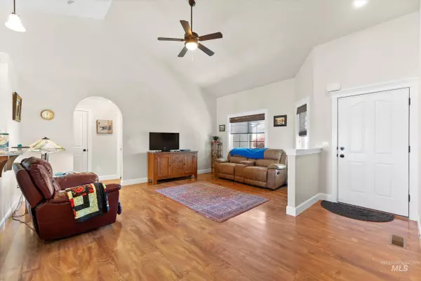 Parma, ID 83660,25637 Lon Davis Rd,