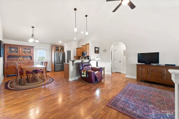 Parma, ID 83660,25637 Lon Davis Rd,